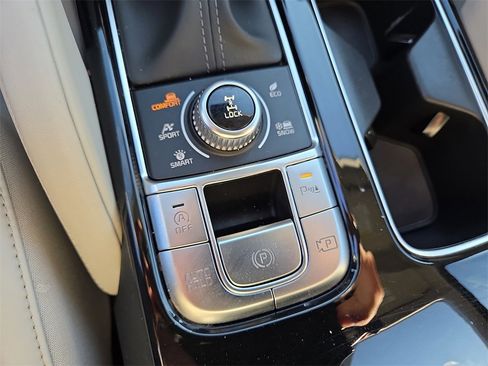 Certified 2024 Kia Telluride SX Prestige image 24