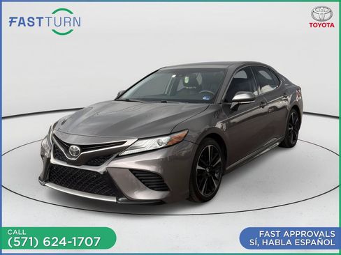Used 2018 Toyota Camry XSE FWD image 5