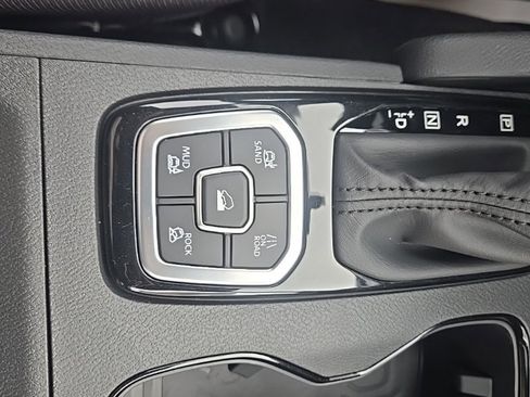 New 2026 Nissan Frontier SV image 19