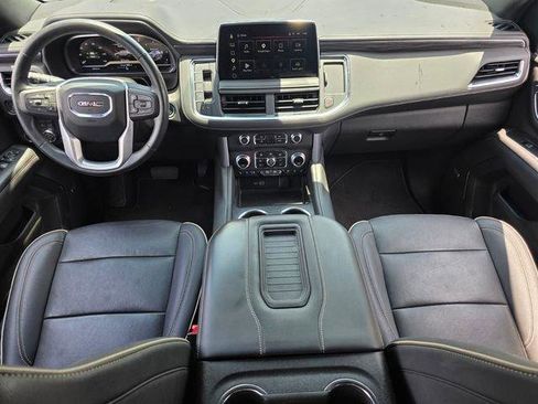 Used 2023 GMC Yukon XL SLT w/ SLT Premium Package AWD/4WD image 16