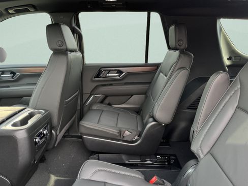New 2026 GMC Yukon Denali w/ Sun & Power Step Package AWD/4WD image 23