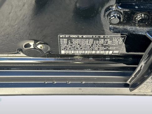 Certified 2025 Honda HR-V LX image 19