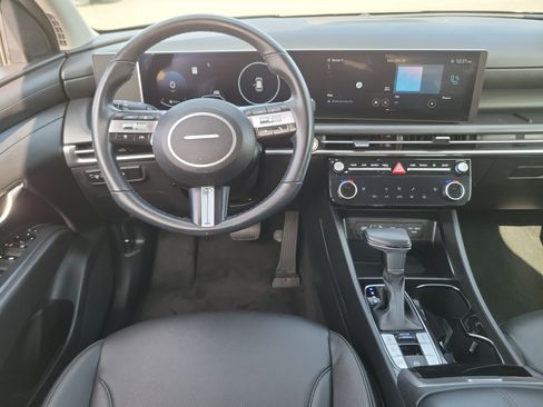 Certified 2025 Hyundai Tucson SEL image 8