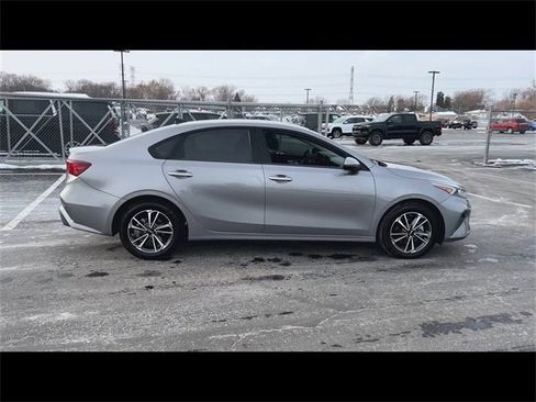 Used 2024 Kia Forte LXS w/ LXS Technology Package image 9