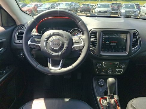 Used 2018 Jeep Compass Trailhawk w/ Navigation Group AWD/4WD image 11