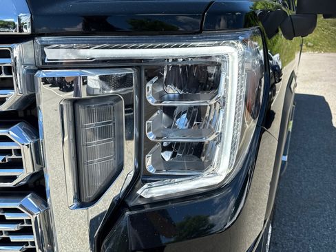 Used 2022 GMC Sierra 2500 Denali w/ Technology Package AWD/4WD image 7
