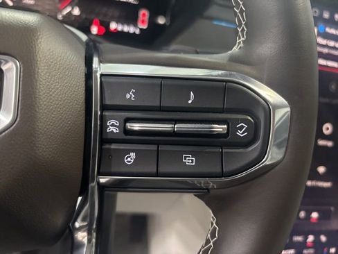 Used 2024 GMC Acadia Denali w/ Super Cruise Package image 20