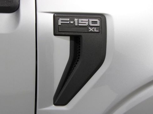 Used 2022 Ford F150 XL w/ Trailer Tow Package image 13