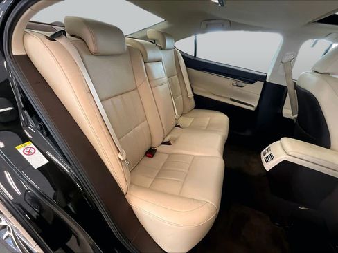 Used 2018 Lexus ES 350 w/ Luxury Package w/Wood Trim FWD image 19