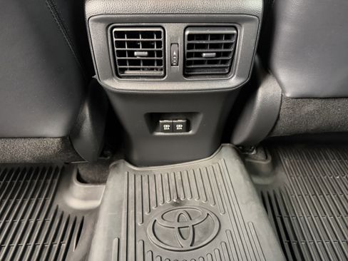 Used 2020 Toyota RAV4 Limited image 9