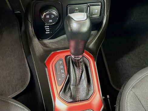 Used 2016 Jeep Renegade Trailhawk image 15