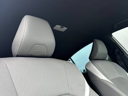 Used 2025 Toyota Camry SE FWD image 17