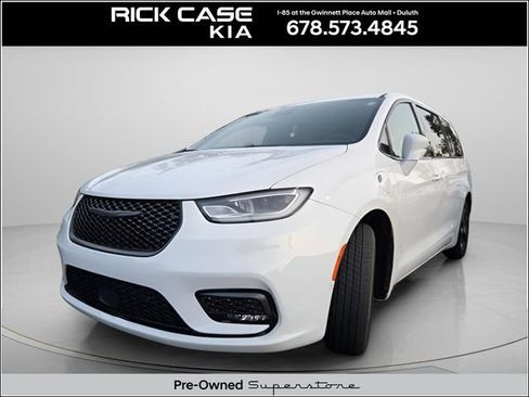 Used 2022 Chrysler Pacifica Limited w/ Uconnect Theater Family Group FWD image 1