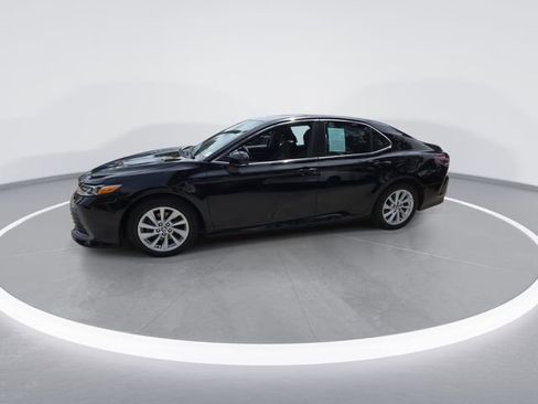 Used 2024 Toyota Camry LE w/ Convenience Package FWD image 4