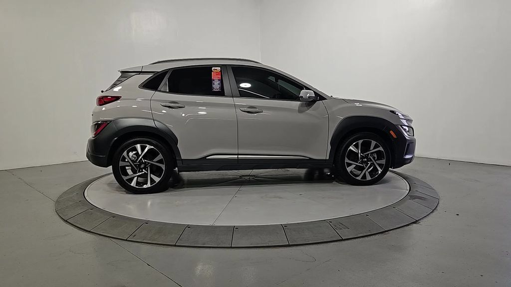 Used 2023 Hyundai Kona Limited w/ Cargo Package FWD image 7