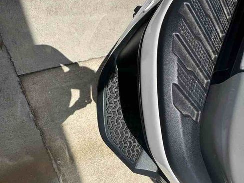 Used 2025 Chevrolet Silverado 2500 High Country w/ Technology Package AWD/4WD image 31