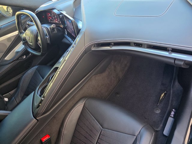 Used 2022 Chevrolet Corvette Stingray Premium Cpe w/ Z51 Performance Package RWD image 18