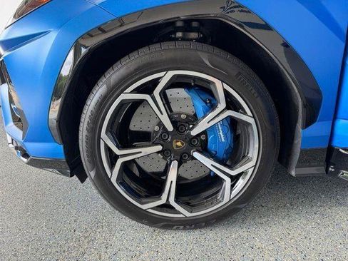 Used 2021 Lamborghini Urus AWD/4WD image 26