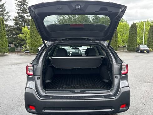 Used 2025 Subaru Outback Onyx Edition AWD/4WD image 6