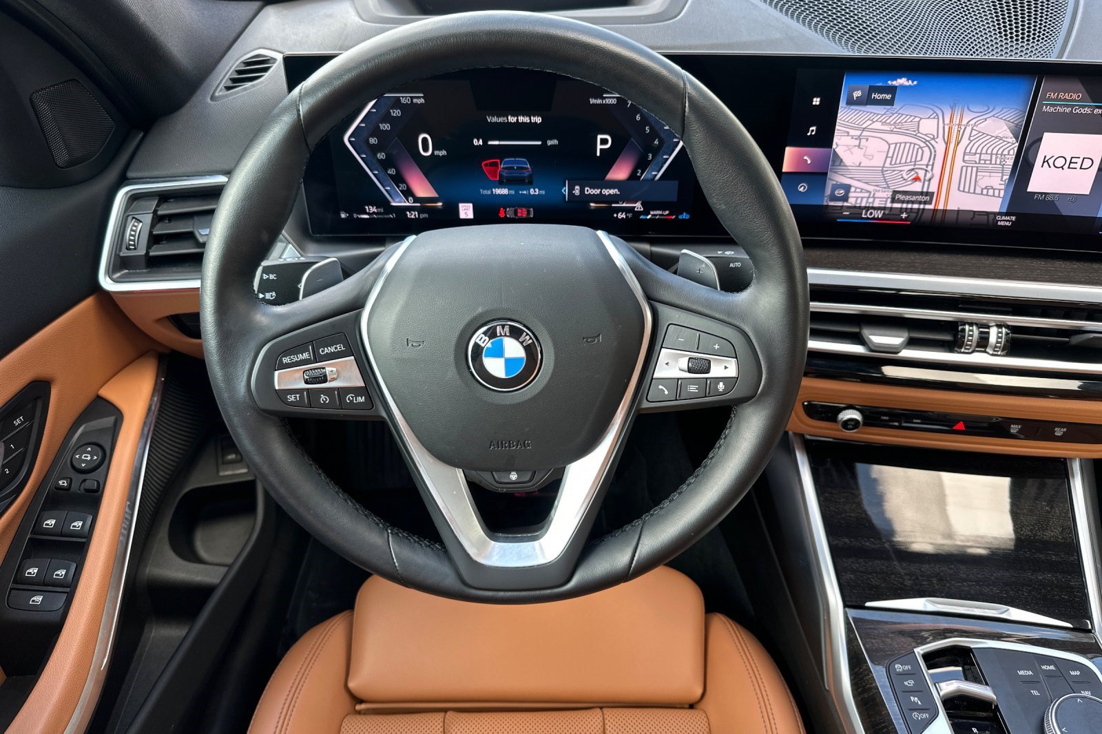 Used 2024 BMW 330i Sedan w/ Premium Package RWD image 18