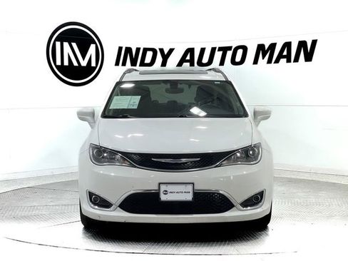 Used 2018 Chrysler Pacifica Touring-L Plus image 9