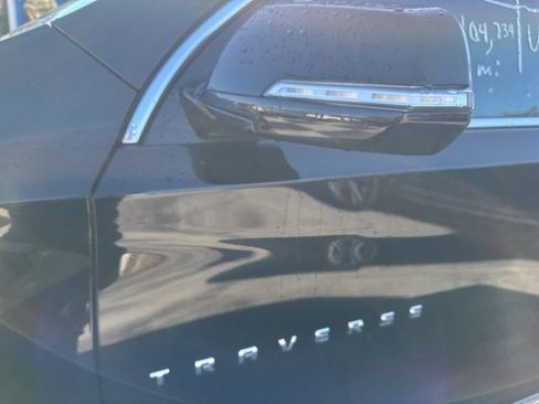 Used 2018 Chevrolet Traverse Premier image 12