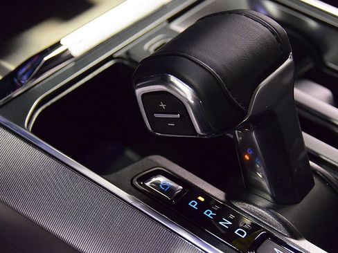 Used 2025 Ford F150 Platinum w/ Equipment Group 702A High image 27