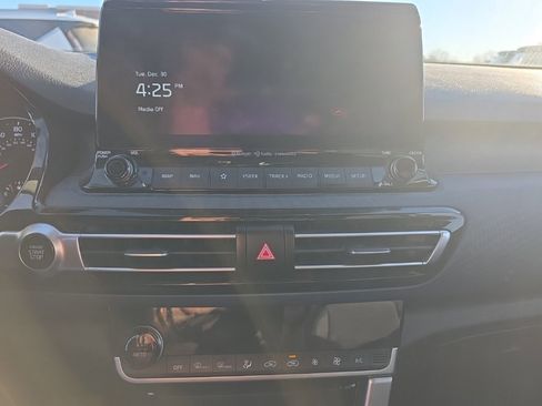 Certified 2023 Kia Seltos S w/ Navigation Package image 12