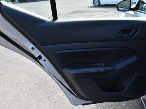 Used 2024 Nissan Altima 2.5 SV FWD image 31