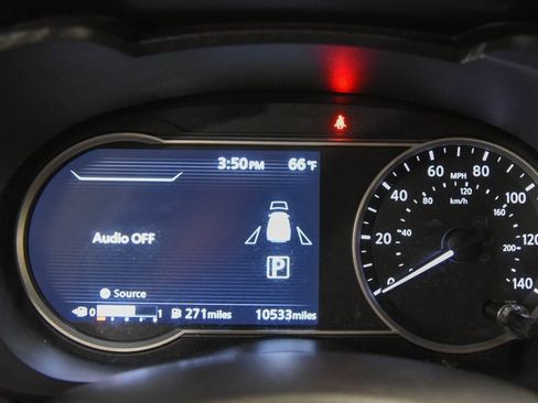 Used 2025 Nissan Versa SV image 21