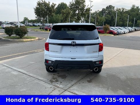 Certified 2025 Honda Passport EX-L image 5