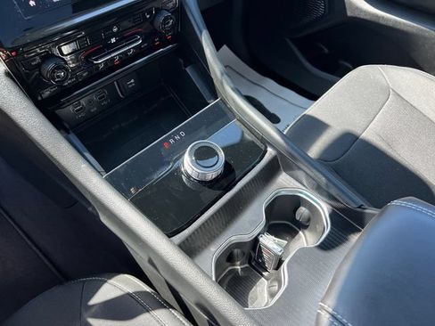 Certified 2025 Jeep Grand Cherokee Laredo X w/ Luxury Tech Group I AWD/4WD image 21