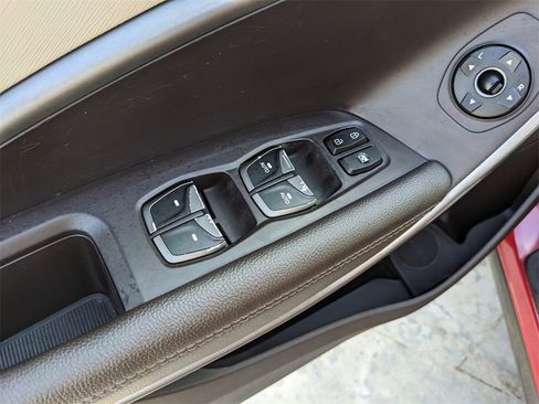 Used 2018 Hyundai Santa Fe SE image 21