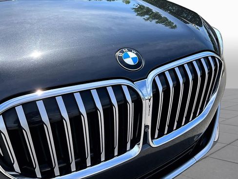 Used 2020 BMW 740i w/ Cold Weather Package RWD image 31