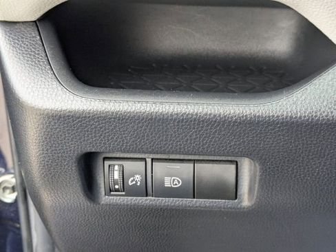 Used 2022 Toyota RAV4 XLE image 22