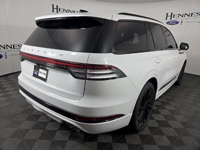 Used 2026 Lincoln Aviator Reserve AWD/4WD image 5