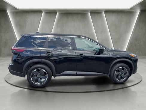 Used 2025 Nissan Rogue SV AWD/4WD image 8