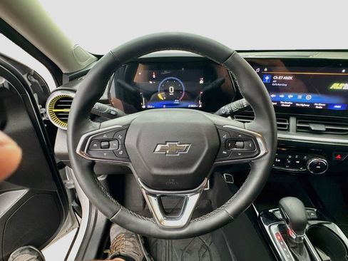 Used 2025 Chevrolet Trax ACTIV w/ Driver Confidence Package FWD image 11