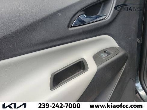 Used 2020 Chevrolet Equinox LT FWD image 14
