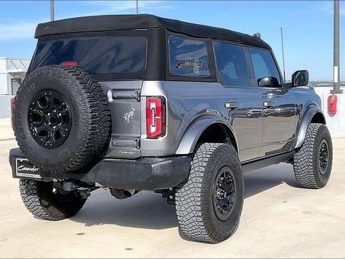 Used 2023 Ford Bronco Outer Banks image 2