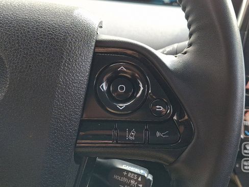 Used 2021 Toyota Prius Prime XLE image 19