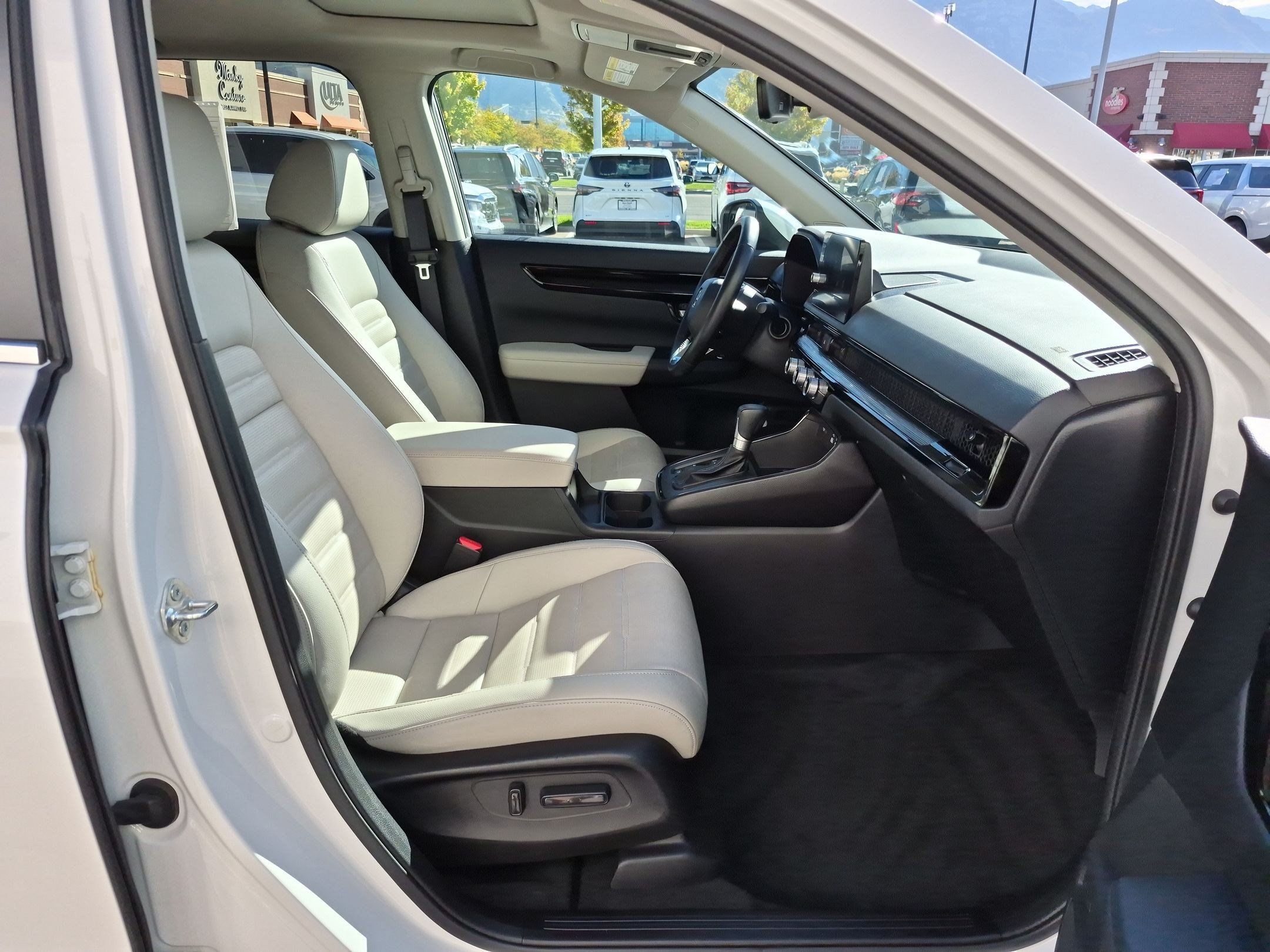 Used 2025 Honda CR-V EX-L image 33