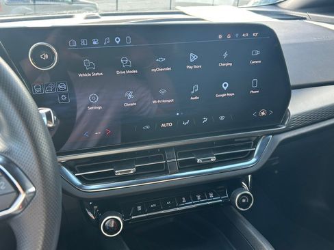 Used 2025 Chevrolet Equinox EV LT FWD image 25