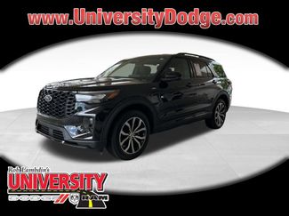 Used 2025 Ford Explorer ST-Line video 1