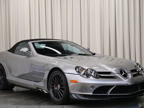 Used 2009 Mercedes-Benz SLR image 3