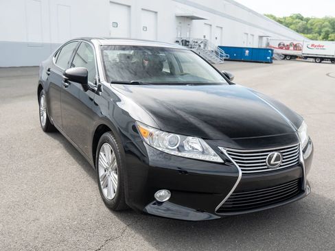Used 2015 Lexus ES 350 w/ Premium Package image 8