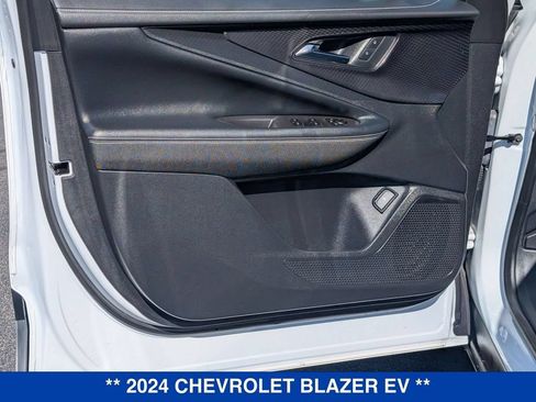 Used 2024 Chevrolet Blazer EV LT AWD/4WD image 10