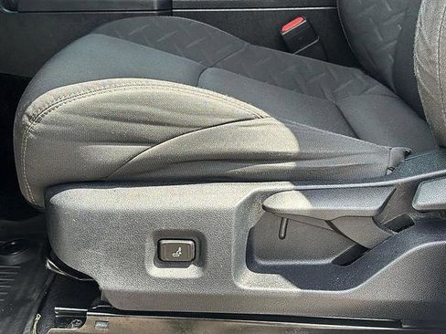 Used 2024 Toyota Tacoma SR5 AWD/4WD image 16