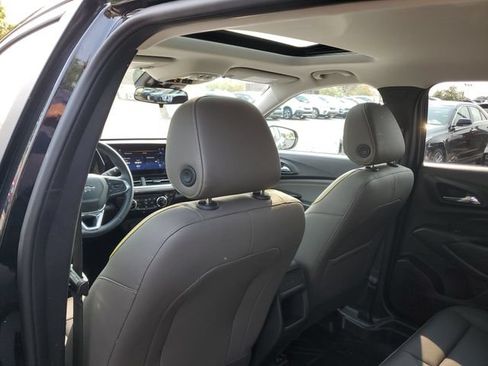 Certified 2024 Chevrolet Trax ACTIV w/ Sunroof Package FWD image 9