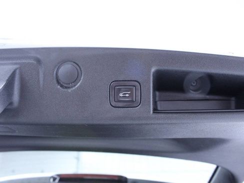 Used 2019 Chevrolet Equinox Premier image 29